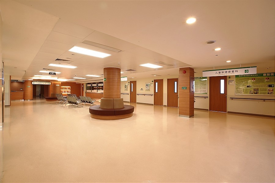 醫(yī)院-右江民族醫(yī)學(xué)院附屬醫(yī)院門(mén)診樓改造室內(nèi)裝修工程