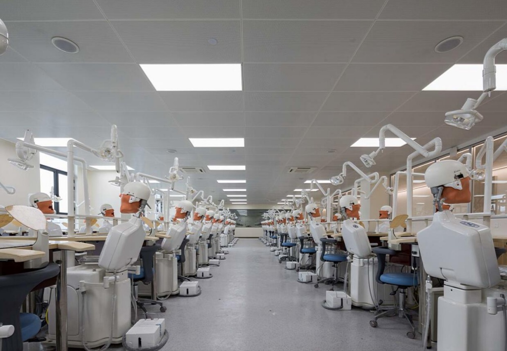 實驗室-廣西醫(yī)科大學(xué)民族地區(qū)卓越醫(yī)生綜合教育訓(xùn)練中心大樓實驗室裝修與安裝工程